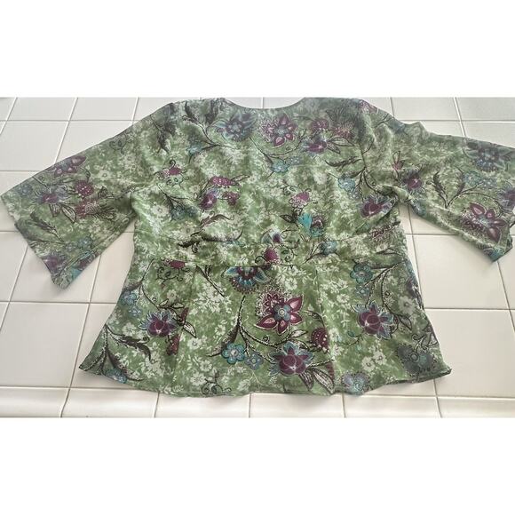Lane Bryant Women’s Multicolor Floral 3/4 Sleeve Semi Sheer Lined Top Size 18/20 - Picture 2 of 5